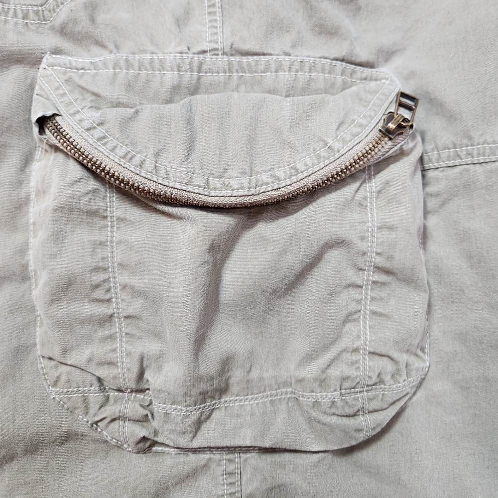 Unleash Your Adventure with KÜHL Ambush Cargo Shorts! Size 40 - Picture 8 of 13